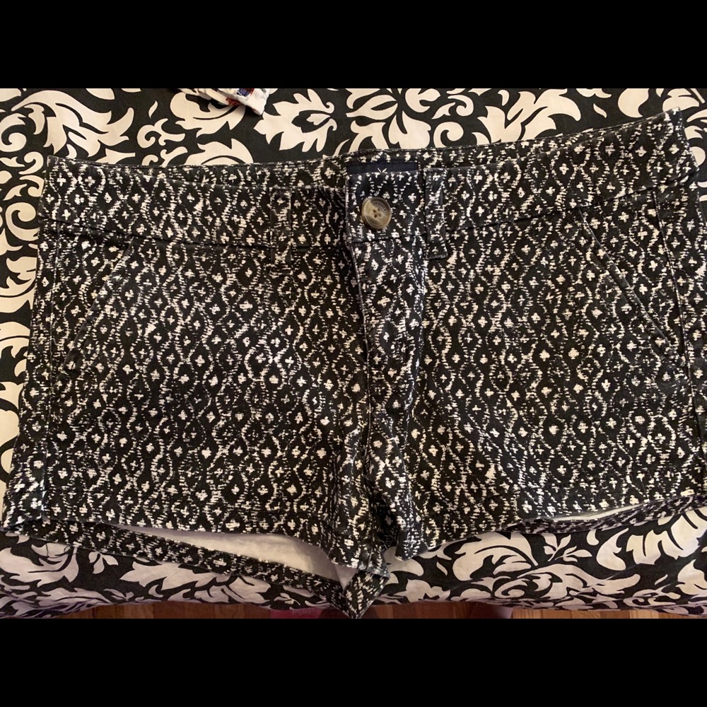 American Eagle Patterned Twill Shortie